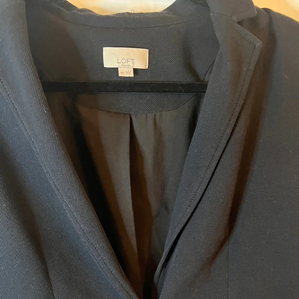 Loft Petite Knit Twill Modern Blazer
- size 6P - Picture 8 of 12
